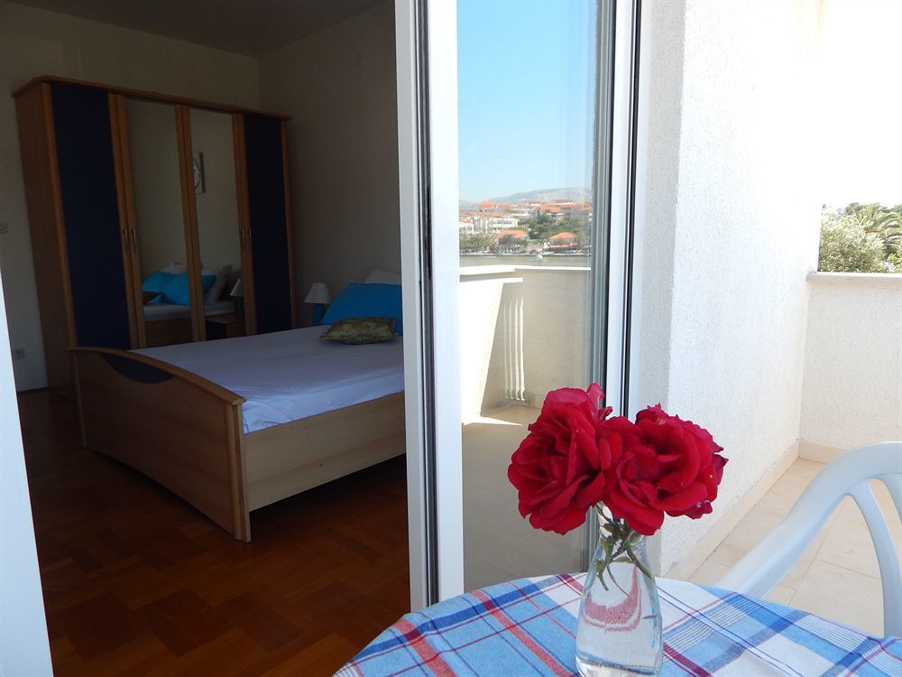 Rooms And Apartments Porat Stobreč Zewnętrze zdjęcie